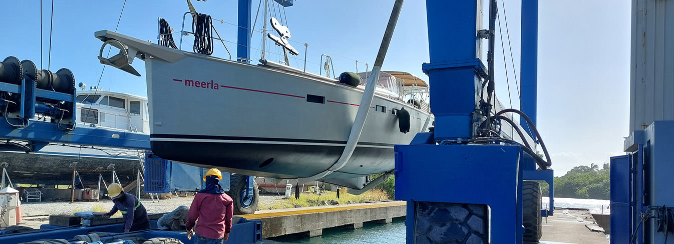 Bootsarbeiten in der Shelter Bay Marina